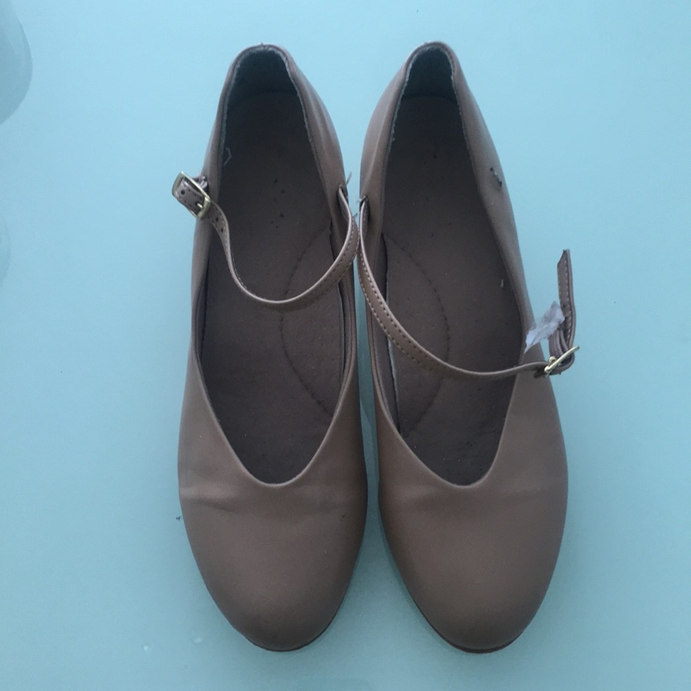 Character Shoes - Picture 2 of 5